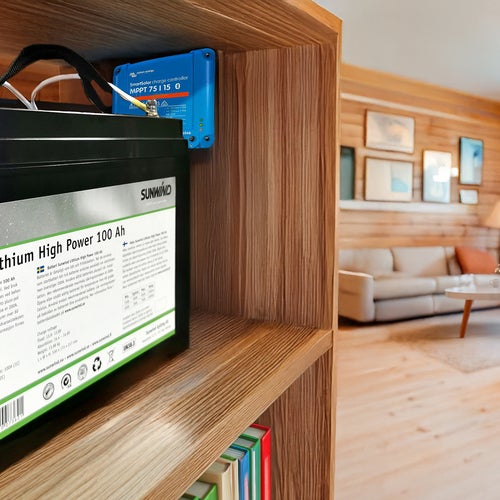 Sunwind litiumbatteri installerat i ett skåp